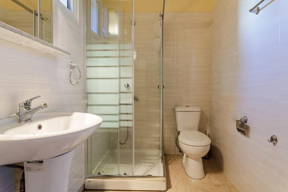 Stylish Seaside Home - Fully Equipped, Big Terrace Kalamata Exterior foto