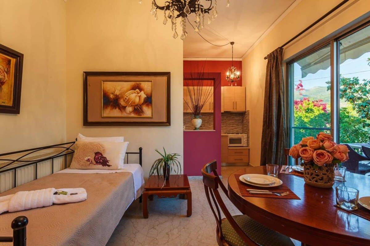 Stylish Seaside Home - Fully Equipped, Big Terrace Kalamata Exterior foto